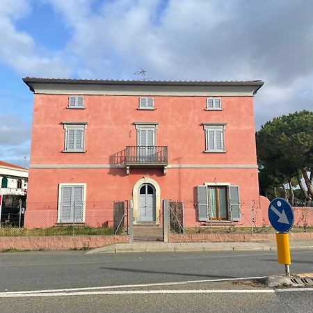 Casa Vacanze Le Due Torri 瓦达 外观 照片
