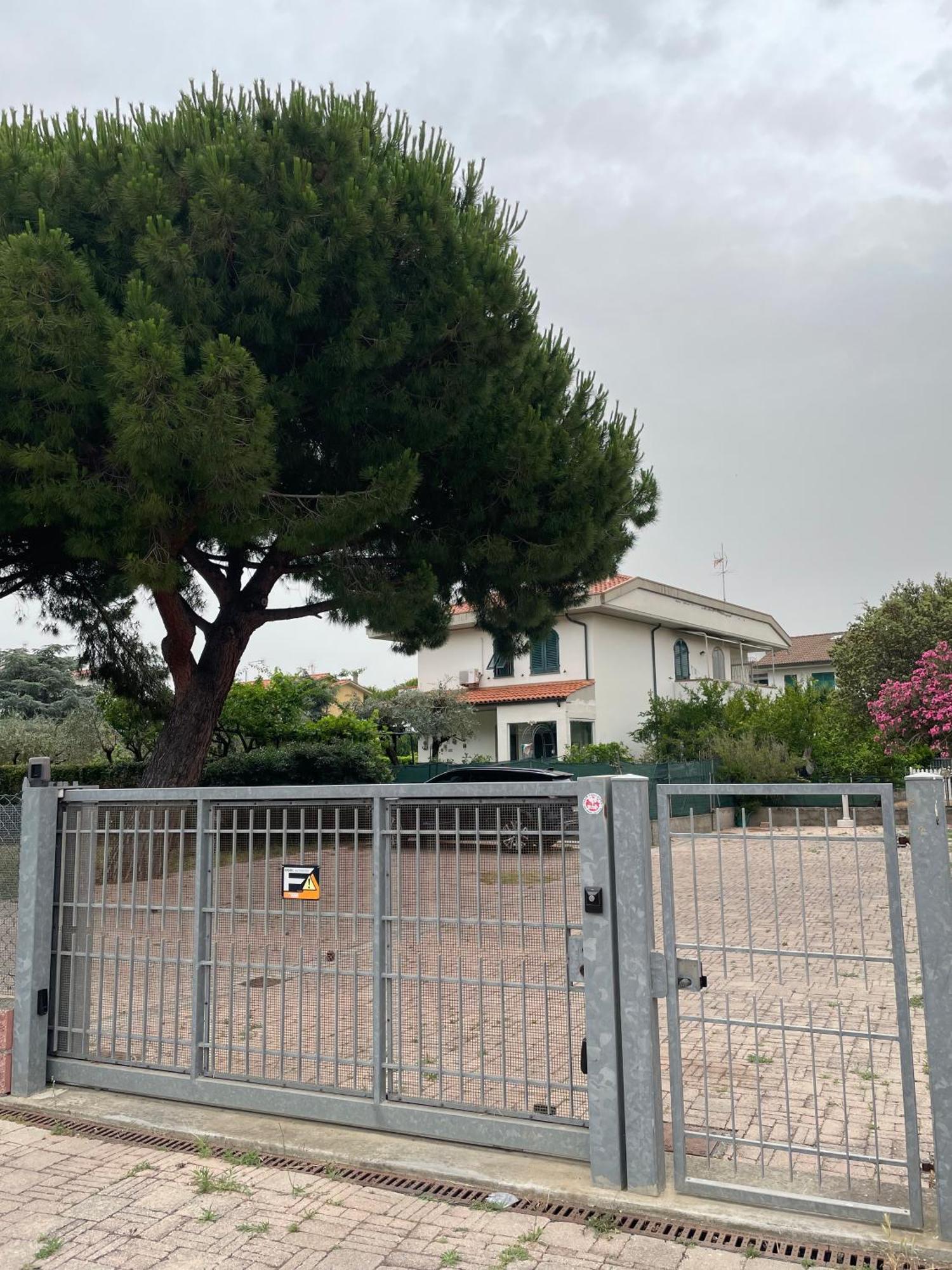 Casa Vacanze Le Due Torri 瓦达 外观 照片